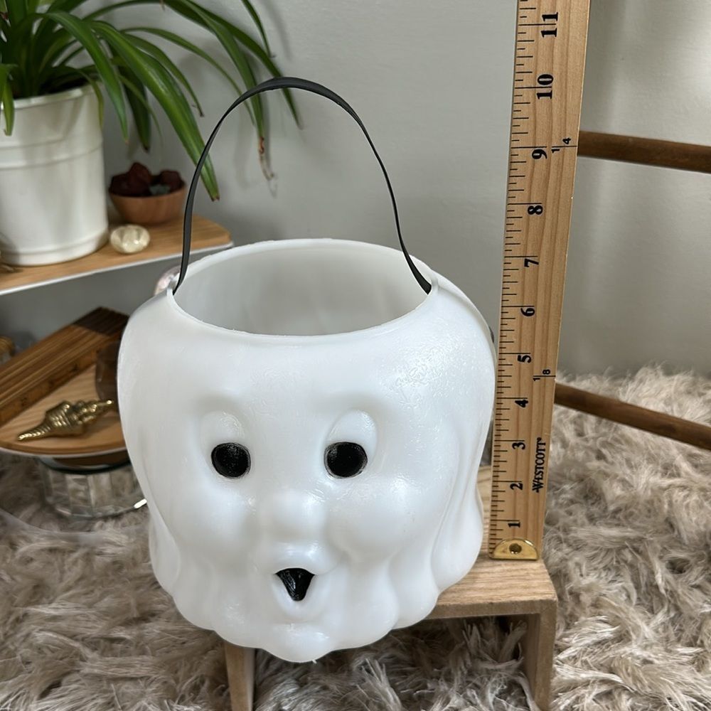 Vintage Ghost‎ Blow Mold White Ghost
Candy Pail Halloween Bucket Decor - Picture 16 of 17